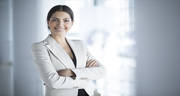 Mujer ejecutiva sonriendo