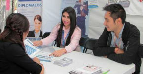 Atención durante feria del empleo